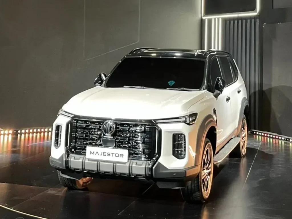 MG Majestor SUV white